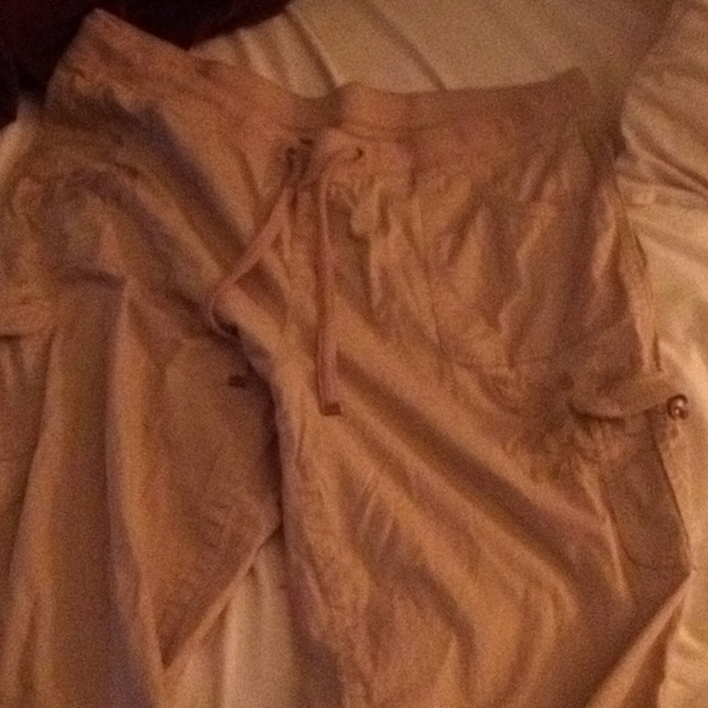 Tan capris